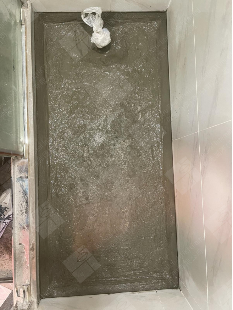 廁所企缸地台滲水漏水問題嚴重,用卓先液─納米滲透型石屎防漏及養護材料重造防水層