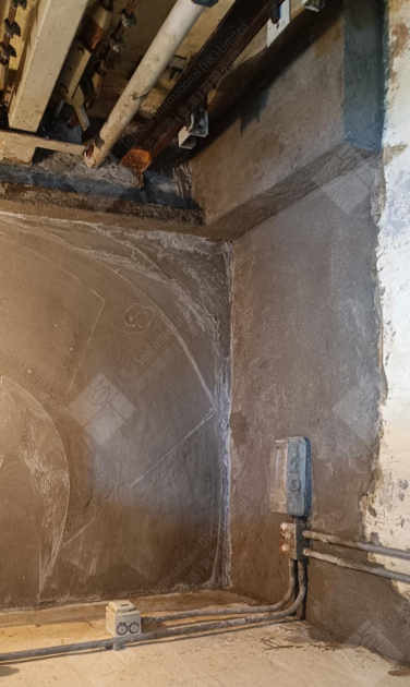 升降機槽𨋢槽漏水維修,地下空間包括隱藏的升降機槽及電梯井 ,地下位置越深,水壓便越大,當升降機使用率頻繁,嚴重時更有機會導致井底水浸,影響升降機電梯的安全及運作,建造升降機電梯井時,應妥善處理井底及井壁的防水層。於升降機槽及𨋢槽進行防漏及石屎維修工程,材料必須有效抵抗水壓及可以確保令新舊水泥無縫結合,卓先液是最適合的防漏產品。