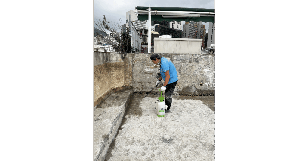 天台滲水漏水會令下層天花出現漏水問題嚴重,用卓先液─納米滲透型石屎防漏及養護材料維修及重造防水層徹底解決滲漏問題