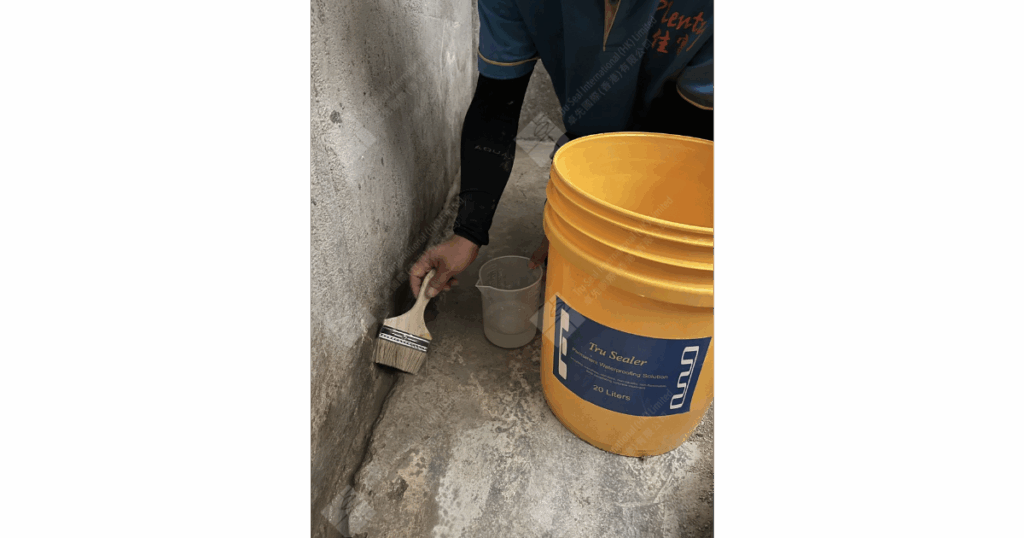 地下室升降機槽𨋢槽地下停車場出現漏水問題頻繁嚴重，使用卓先液─納米滲透型石屎防漏及養護材料維修及重造防水層徹底解決滲漏問題